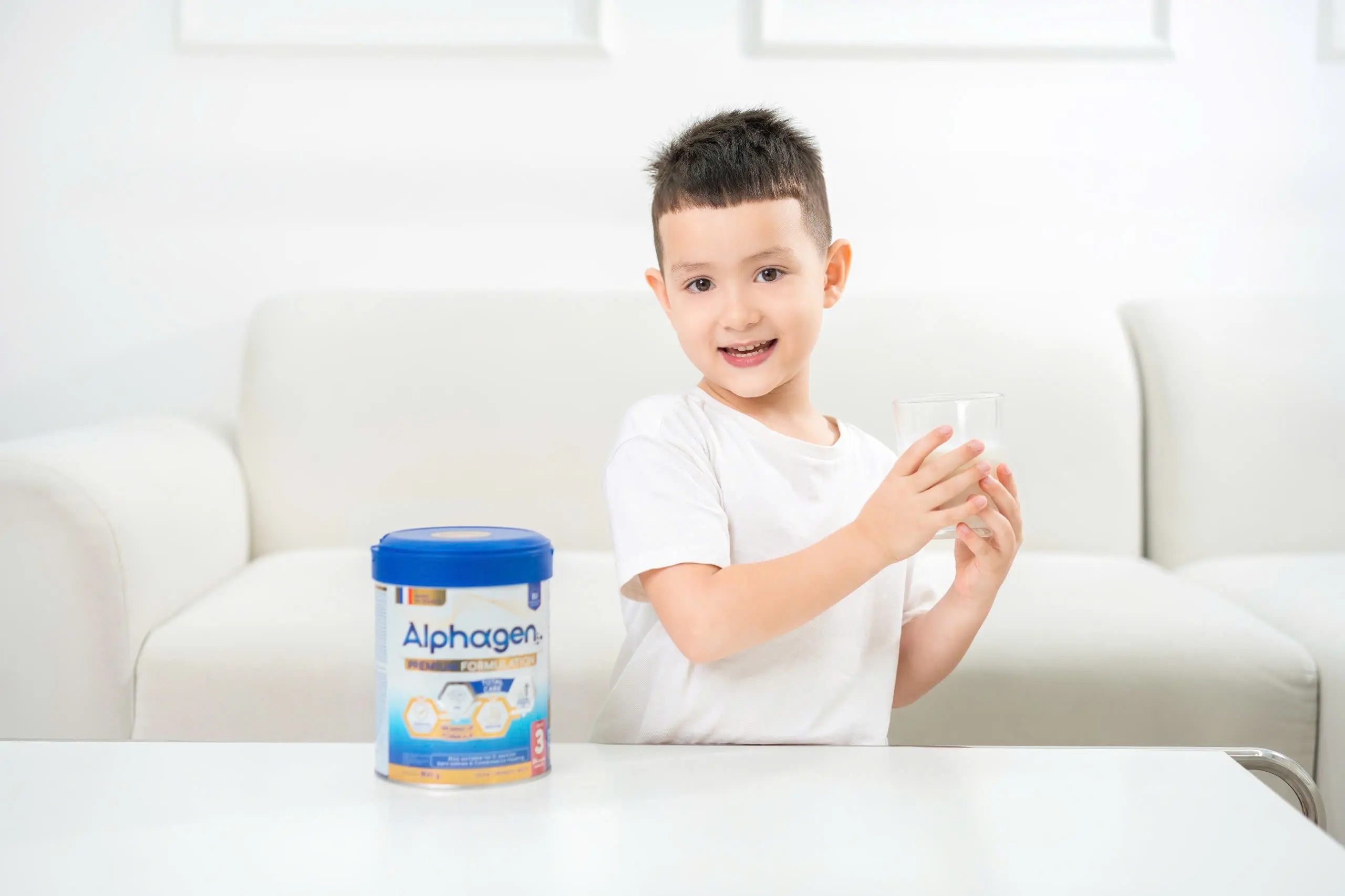 Sữa phát triển trí não chứa các dưỡng chất thiết yếu như DHA, ARA, Choline, vitamin B6, B12…