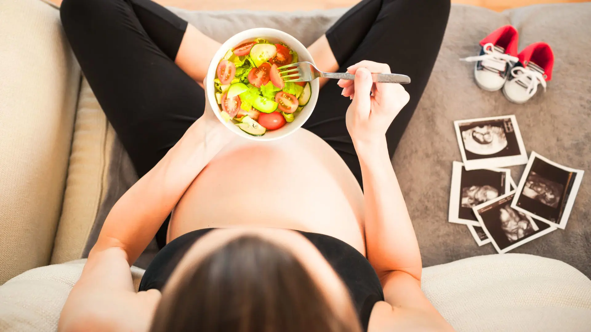 Mẹ nên uống sữa bầu trong 3 tháng đầu và có chế độ ăn đa dạng.