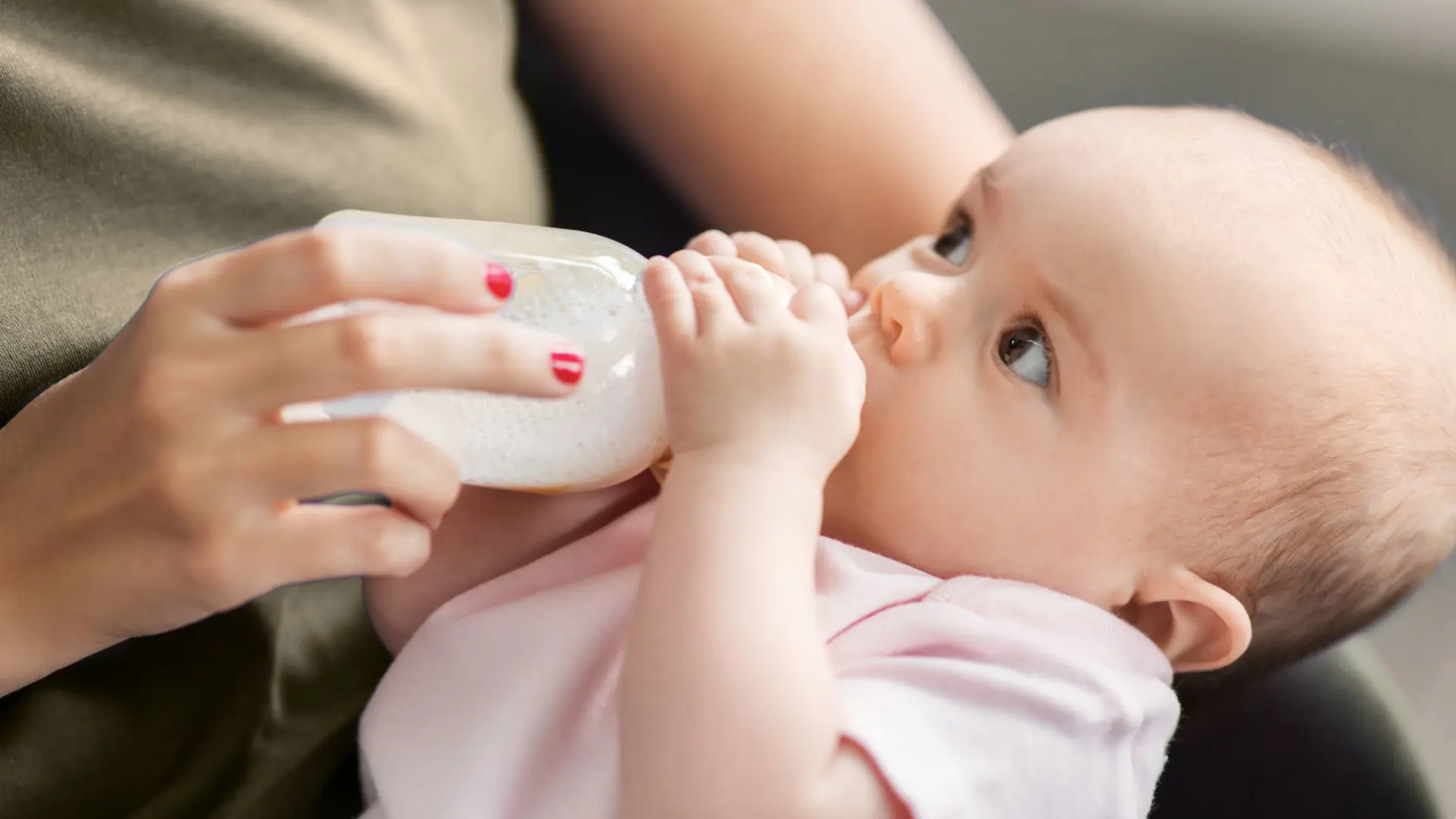 sữa công thức cho trẻ sơ sinh