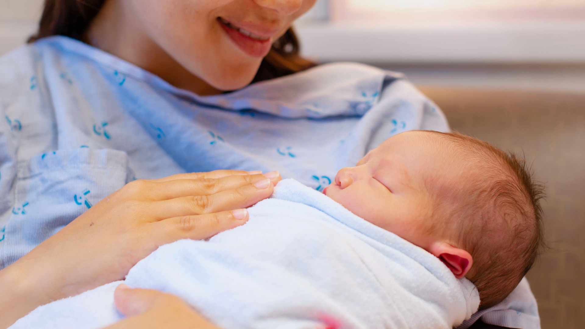 Mẹ đi sinh cần chuẩn bị gì? Danh sách đồ đi sinh đầy đủ nhất cho mẹ và bé