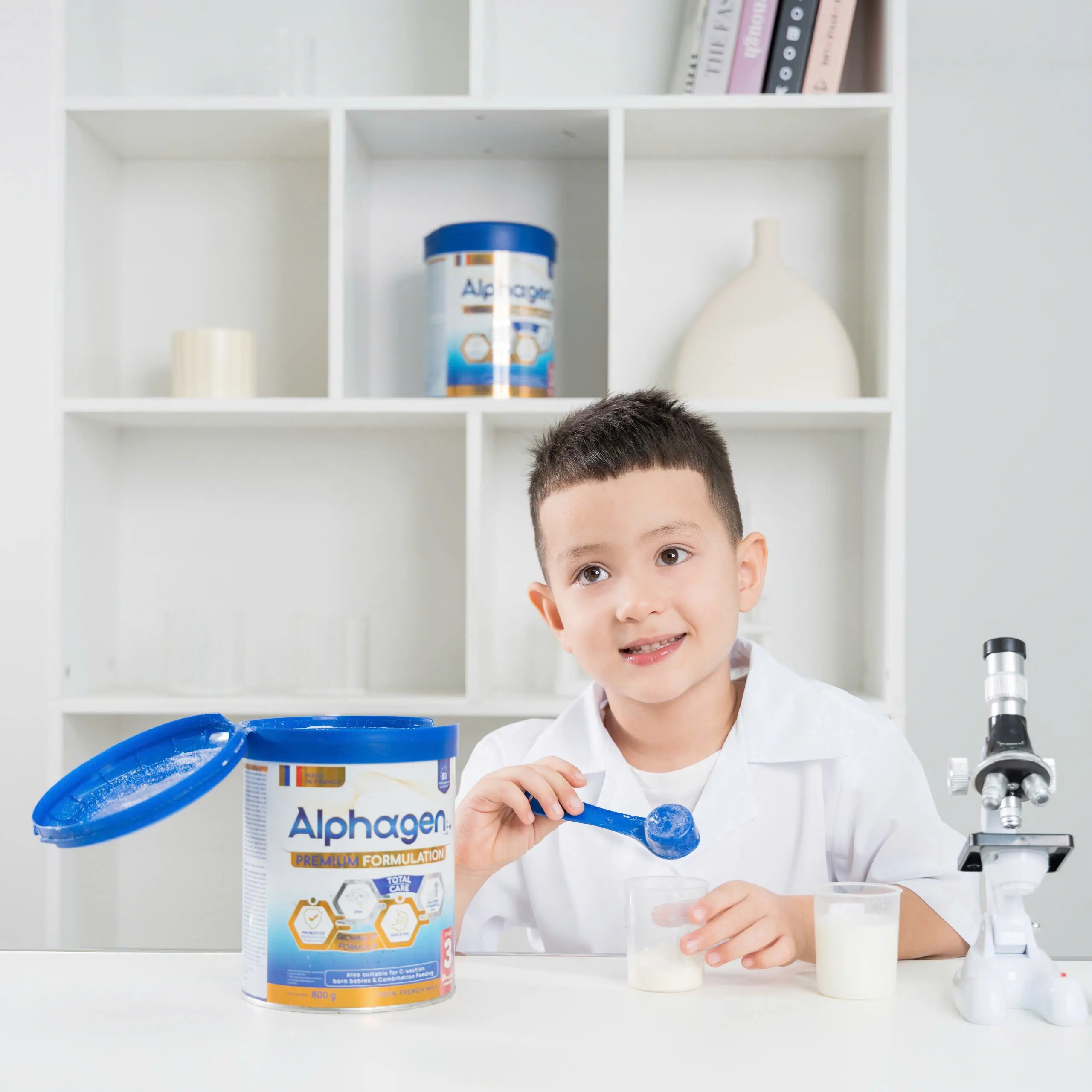 Cách pha sữa cho trẻ sơ sinh.