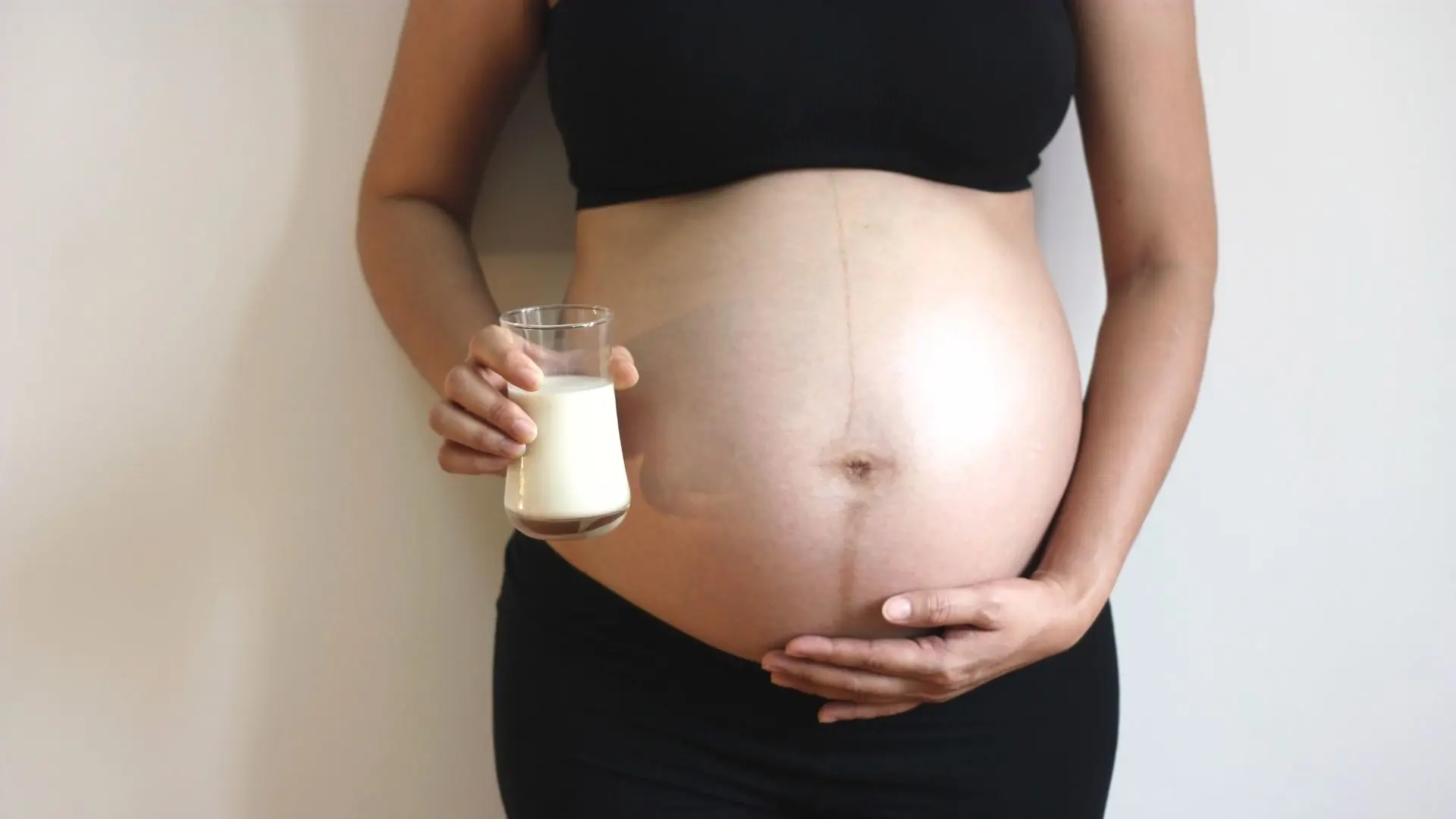 Mẹ nên uống sữa bầu tháng thứ mấy là tốt nhất?